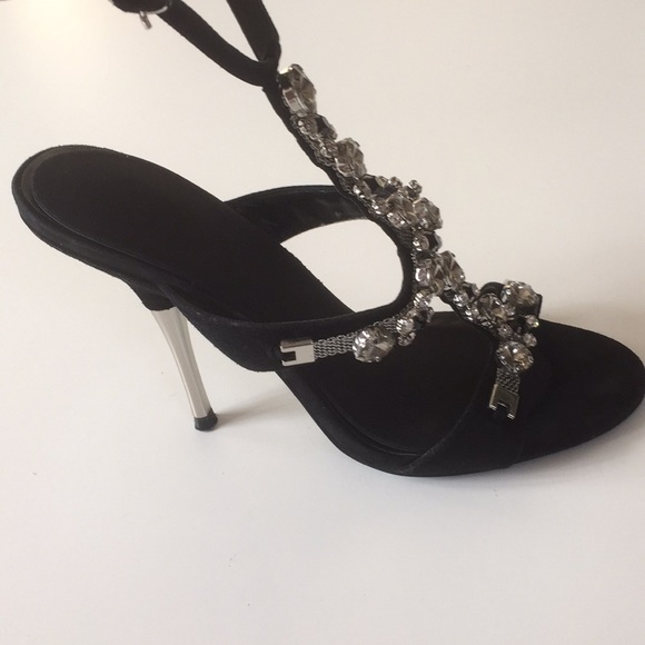 BCBG black heels - Picture 2 of 7